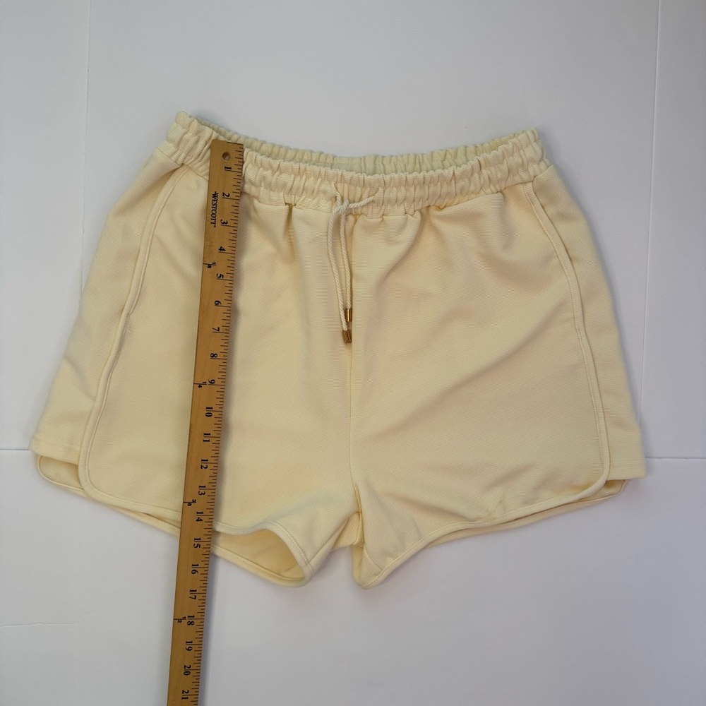 ✨ Entro Cream Short Set (Top + Shorts) - Size Medium 💫 - Picture 12 of 16